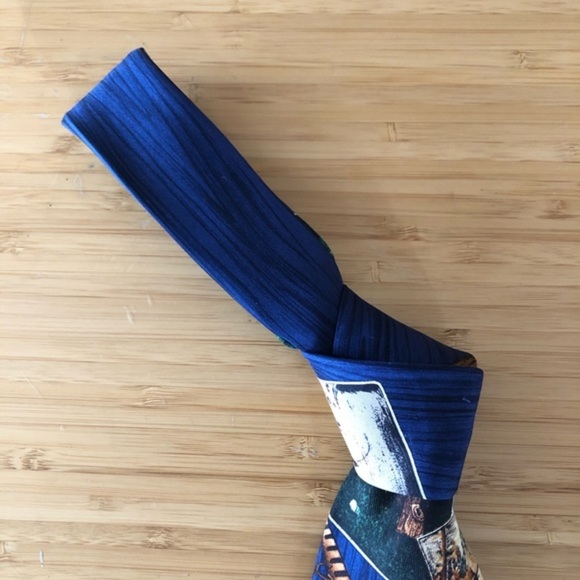 Eddie Bauer Silk Tie FISHING LOVERS! Dark Blue! - Picture 4 of 6